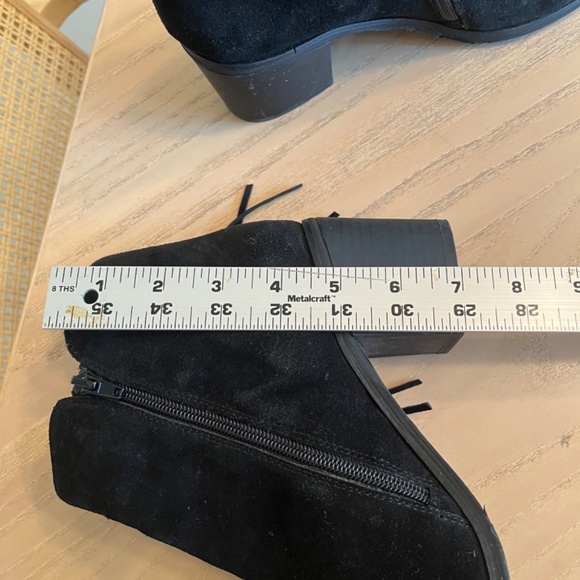 Black Suede Fringe Ankle Bootie Size 8.5 by Kenneth Cole Reation - Picture 3 of 15